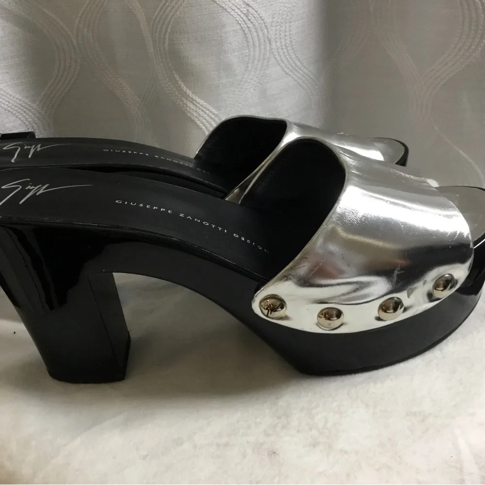 Giuseppe Zanotti Metallic Silver Slide Mules - Picture 3 of 10
